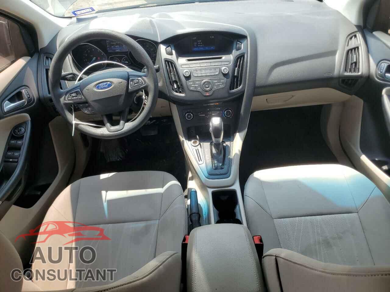 FORD FOCUS 2015 - 1FADP3F29FL240247