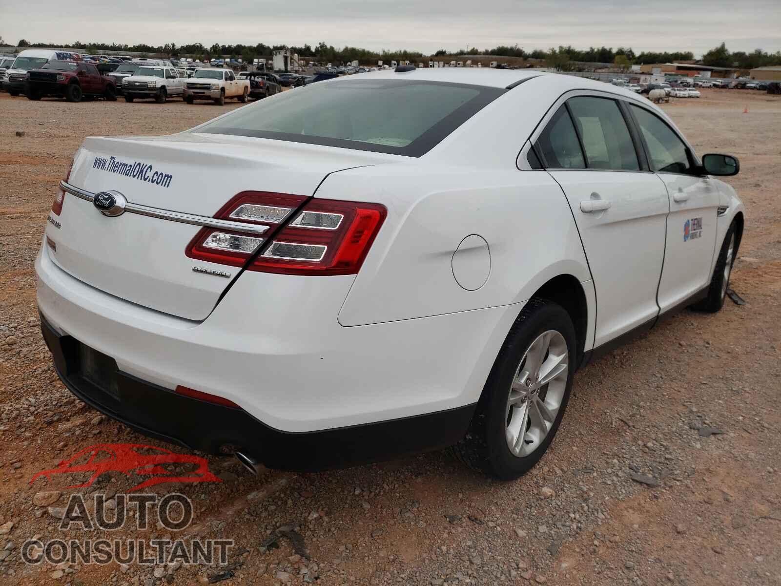 FORD TAURUS 2019 - 1FAHP2D82KG105651