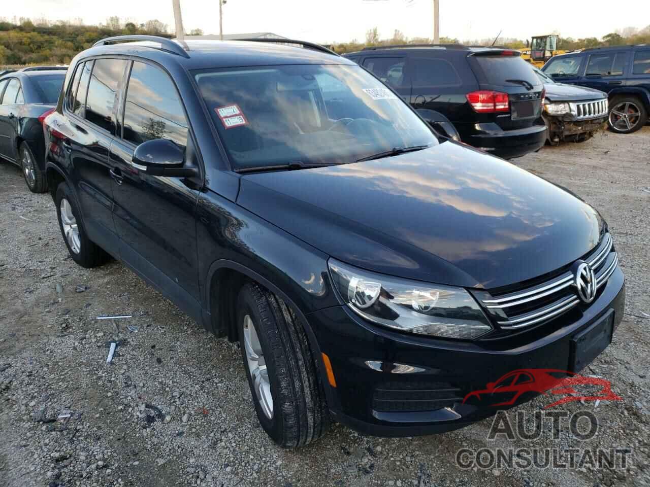 VOLKSWAGEN TIGUAN 2017 - WVGBV7AX2HK000883