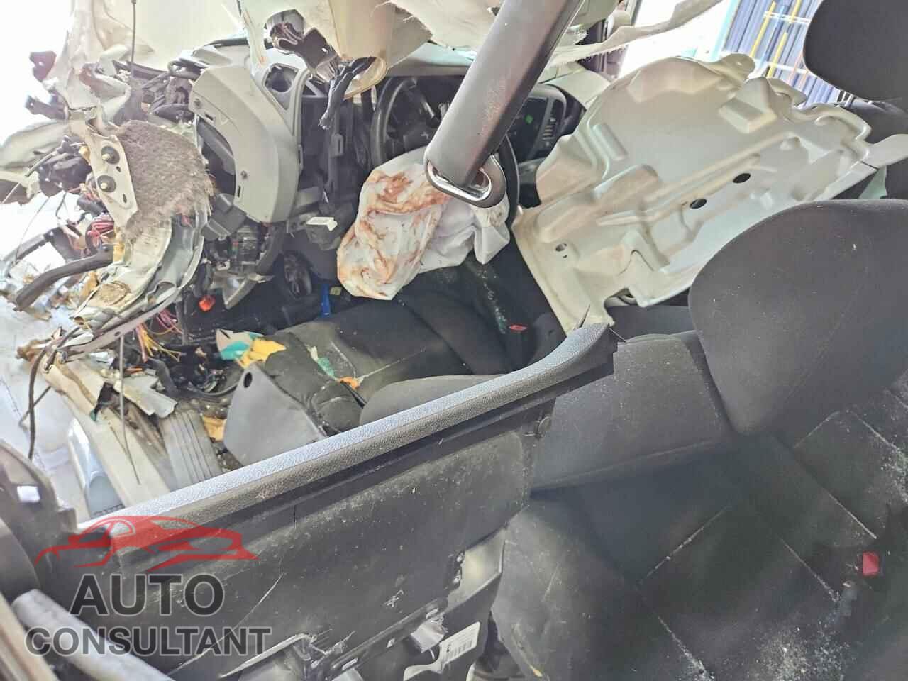 CHEVROLET SILVERADO 2012 - 1GCRCREA9CZ124725