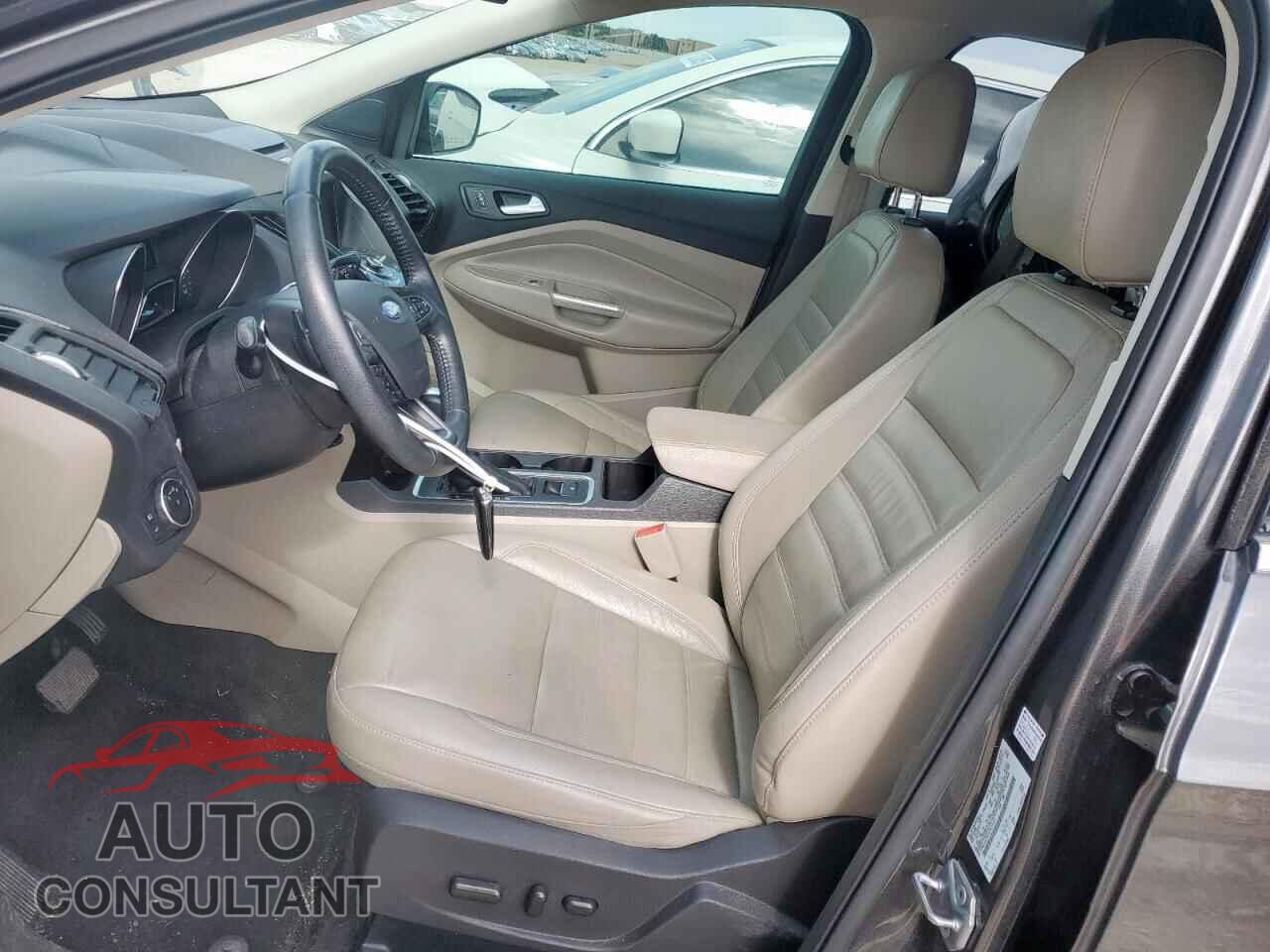 FORD ESCAPE 2017 - 1FMCU0JD3HUE71241