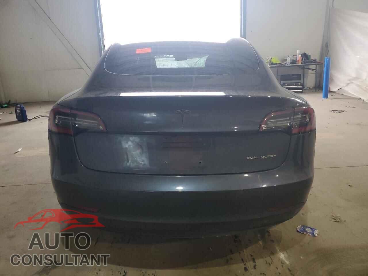 TESLA MODEL 3 2018 - 5YJ3E1EB0JF119457