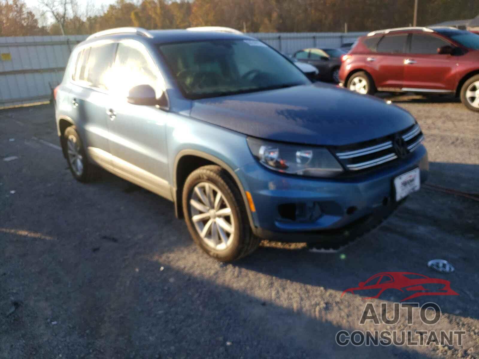 VOLKSWAGEN TIGUAN 2017 - WVGSV7AX1HK005041