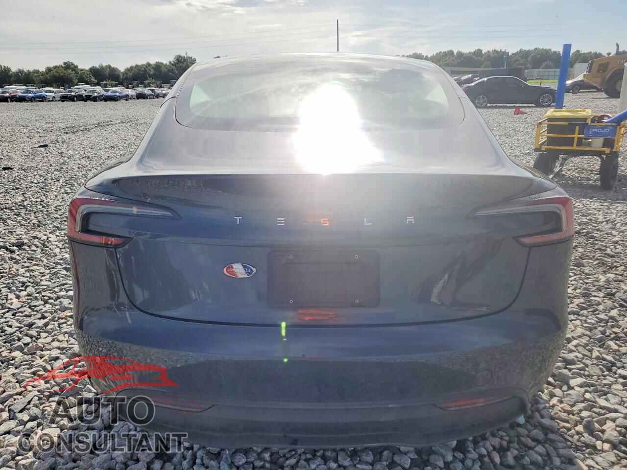 TESLA MODEL 3 2025 - 5YJ3E1EA4SF936018