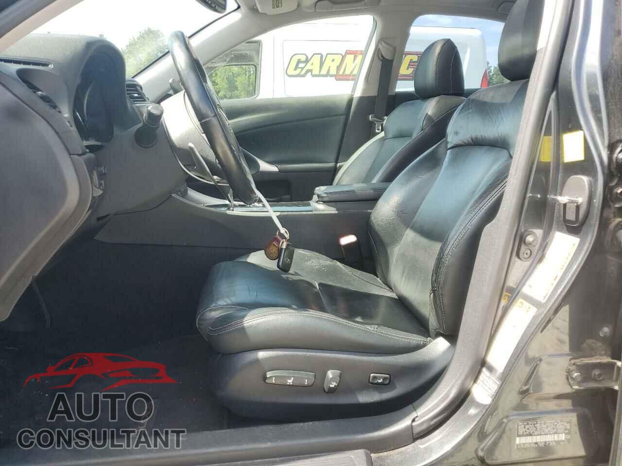 LEXUS IS 2011 - JTHBF5C28B5140349