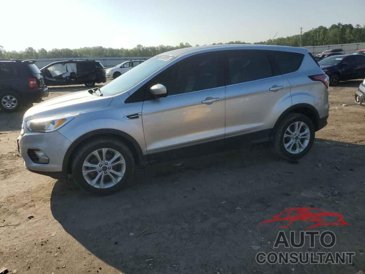 FORD ESCAPE 2017 - 1FMCU0GD7HUD81243