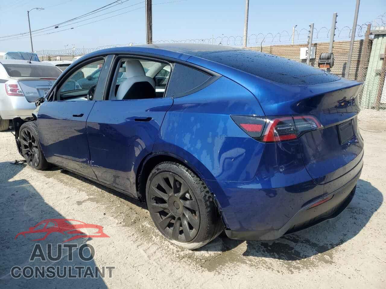 TESLA MODEL Y 2024 - 7SAYGDEE4RA242637