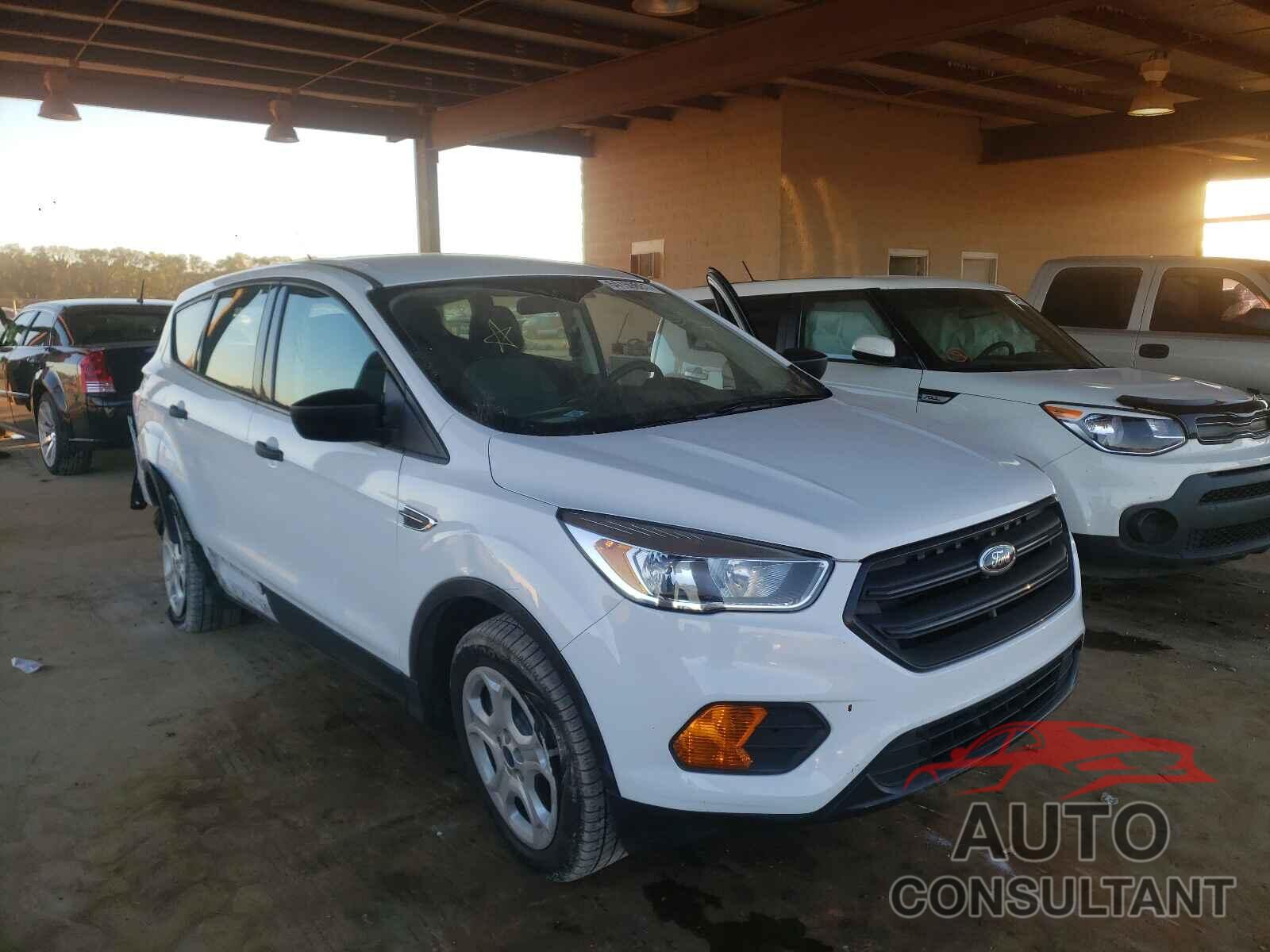FORD ESCAPE 2017 - 1FMCU0F75HUD03782
