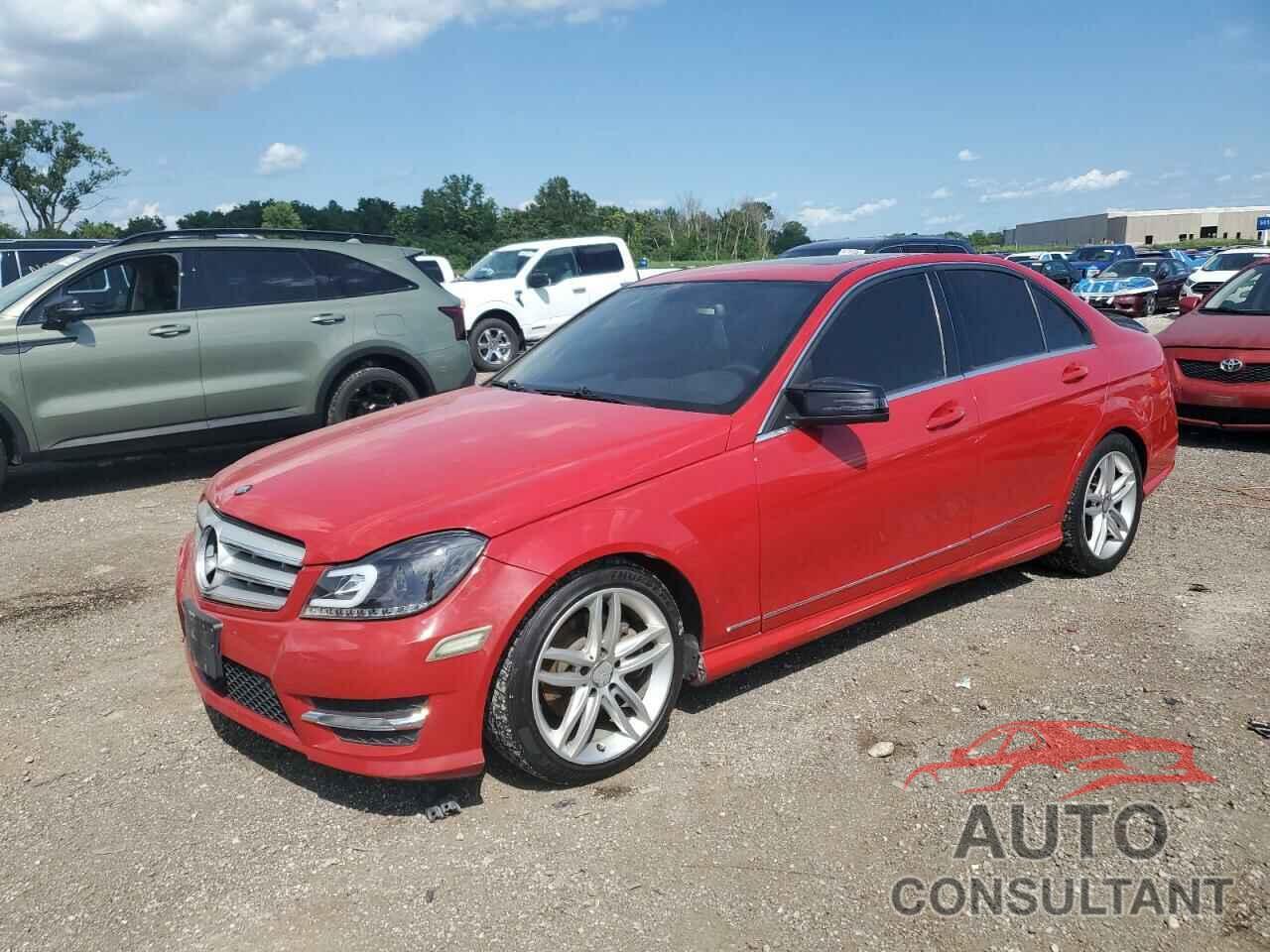 MERCEDES-BENZ C-CLASS 2013 - WDDGF4HB4DR262301