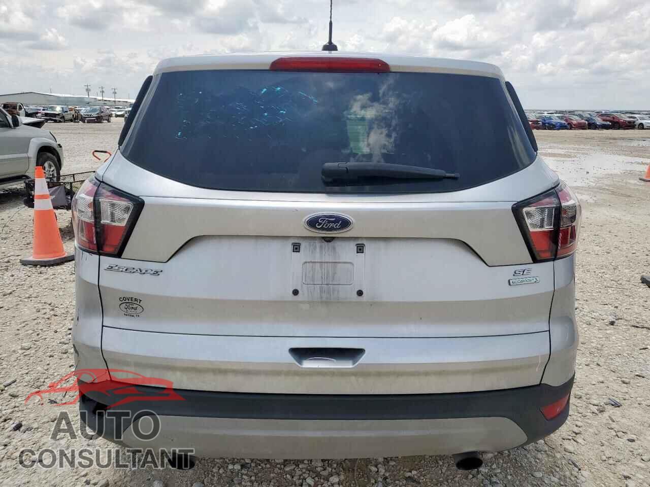 FORD ESCAPE 2017 - 1FMCU0GD8HUC65596