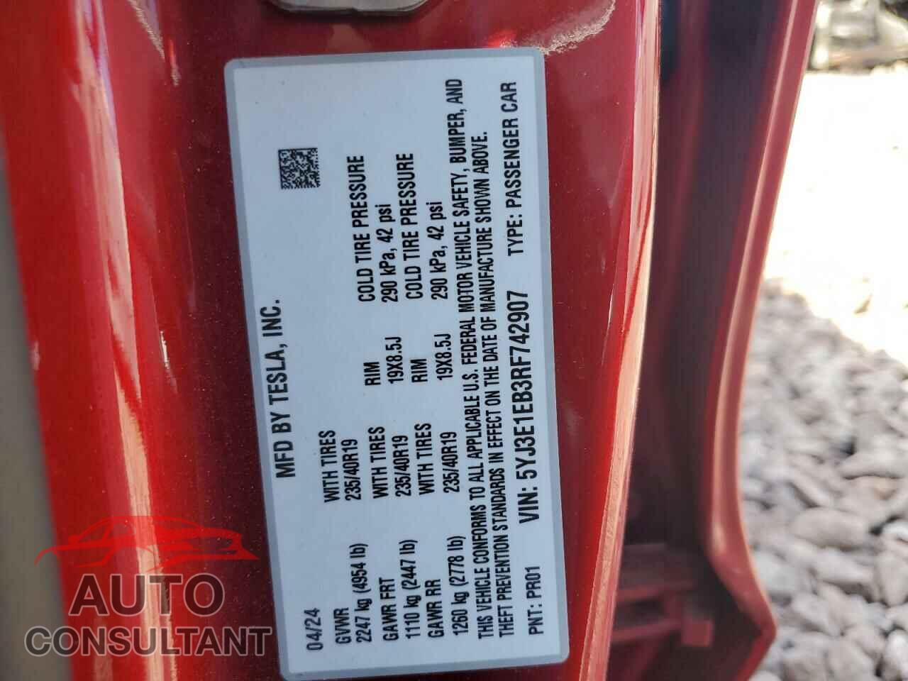 TESLA MODEL 3 2024 - 5YJ3E1EB3RF742907