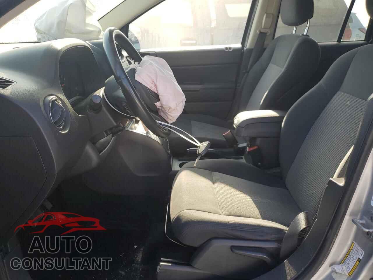 JEEP COMPASS 2011 - 1J4NF1FB8BD280761