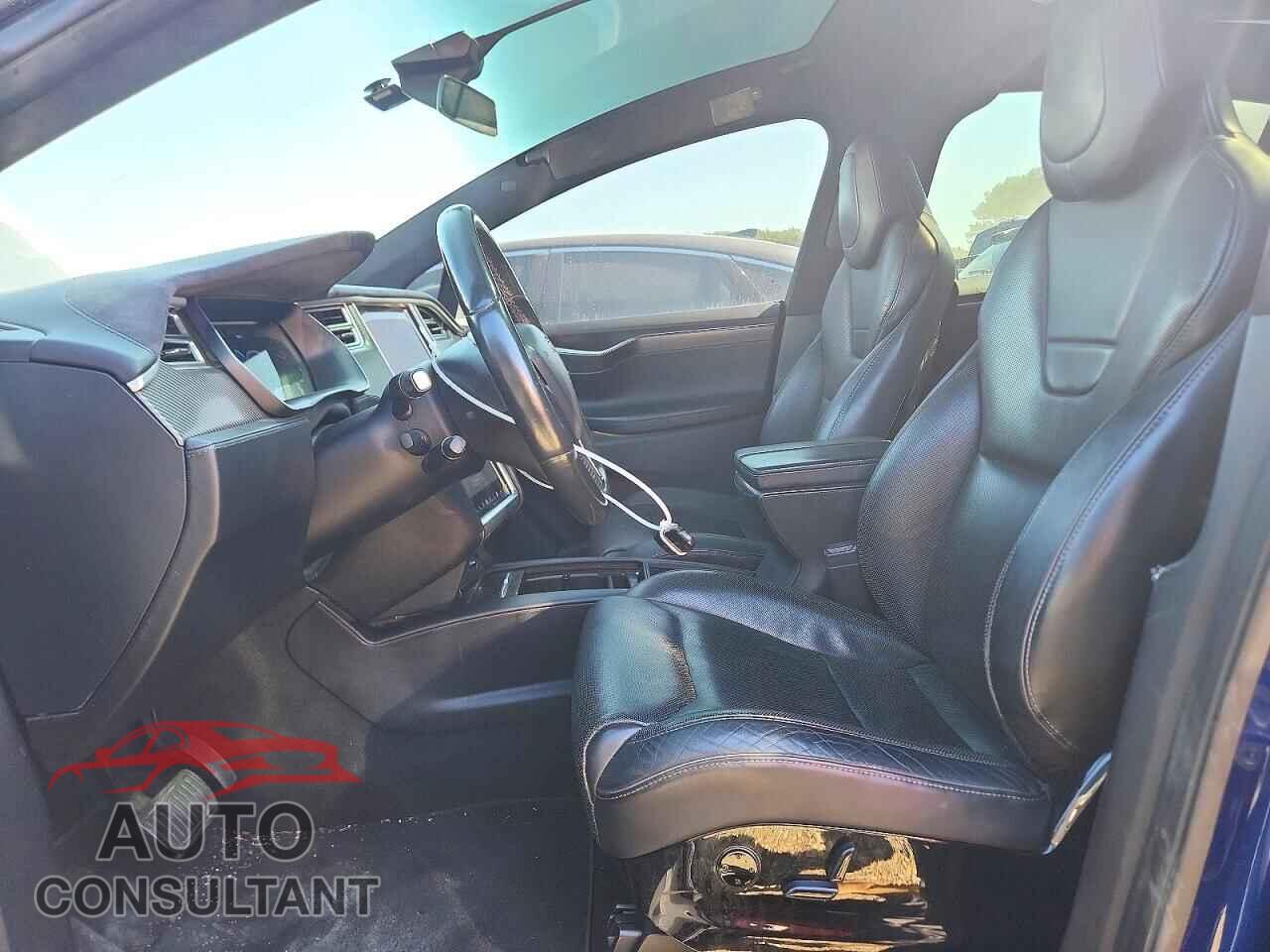 TESLA MODEL X 2016 - 5YJXCBE21GF018143