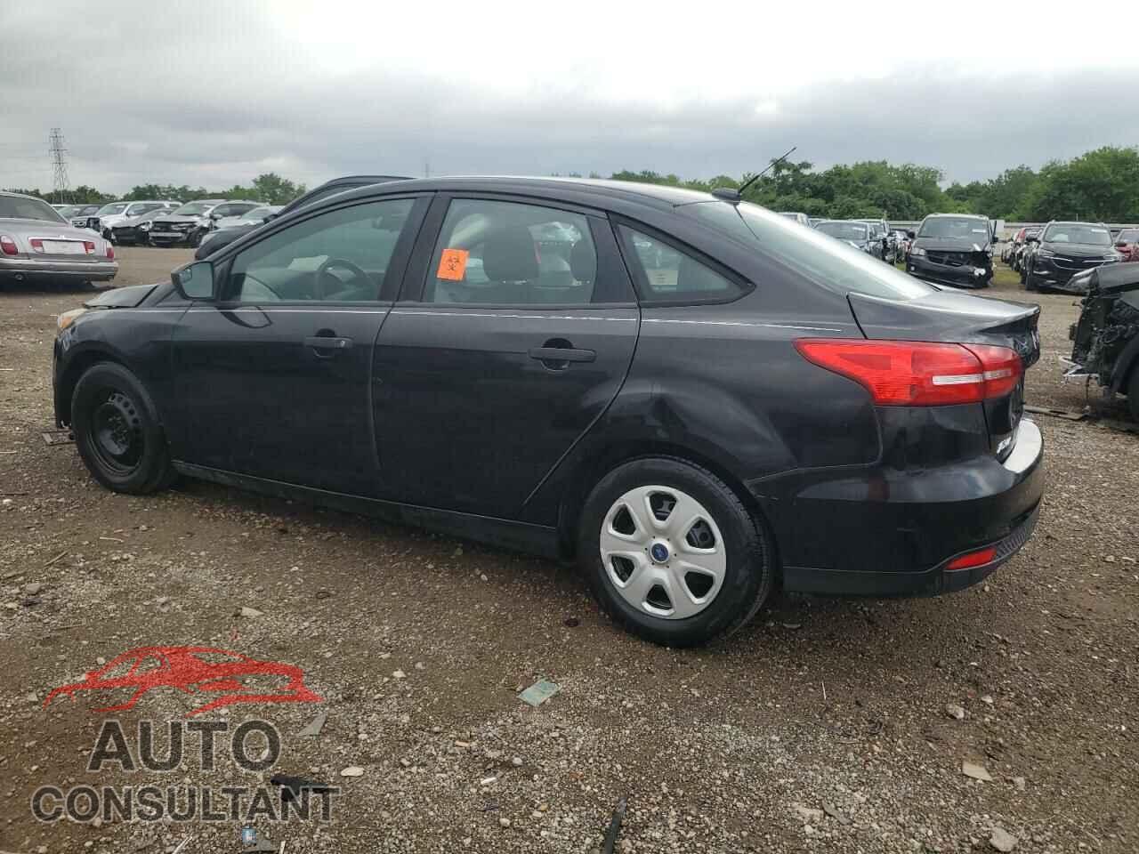 FORD FOCUS 2015 - 1FADP3E24FL268135
