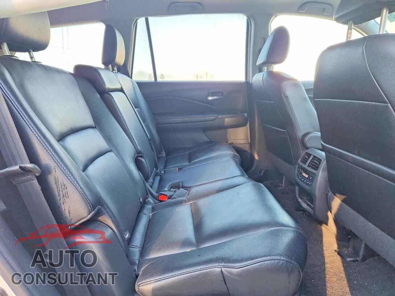 HONDA PILOT 2017 - 5FNYF6H7XHB506745
