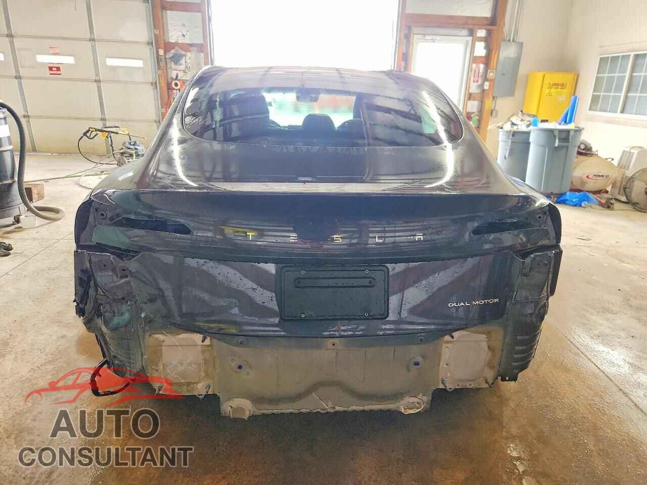 TESLA MODEL 3 2024 - 5YJ3E1EB5RF740561