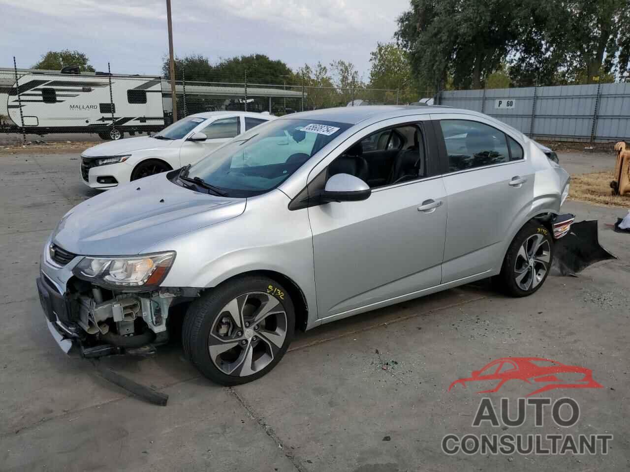 CHEVROLET SONIC 2017 - 1G1JF5SB2H4122399