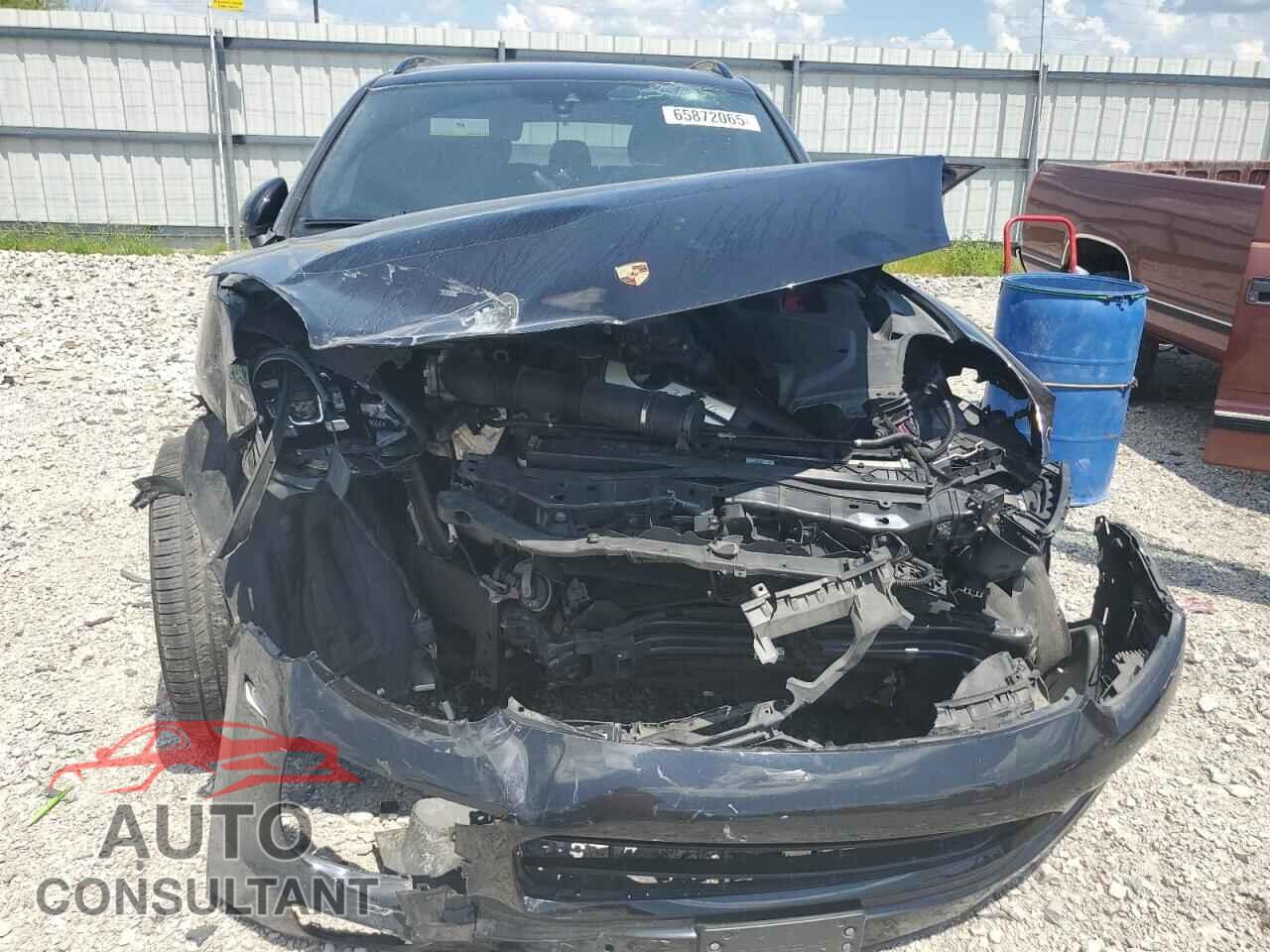 PORSCHE CAYENNE 2016 - WP1AA2A25GKA13076