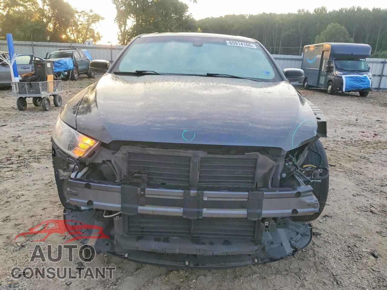 FORD TAURUS 2018 - 1FAHP2D82JG141256