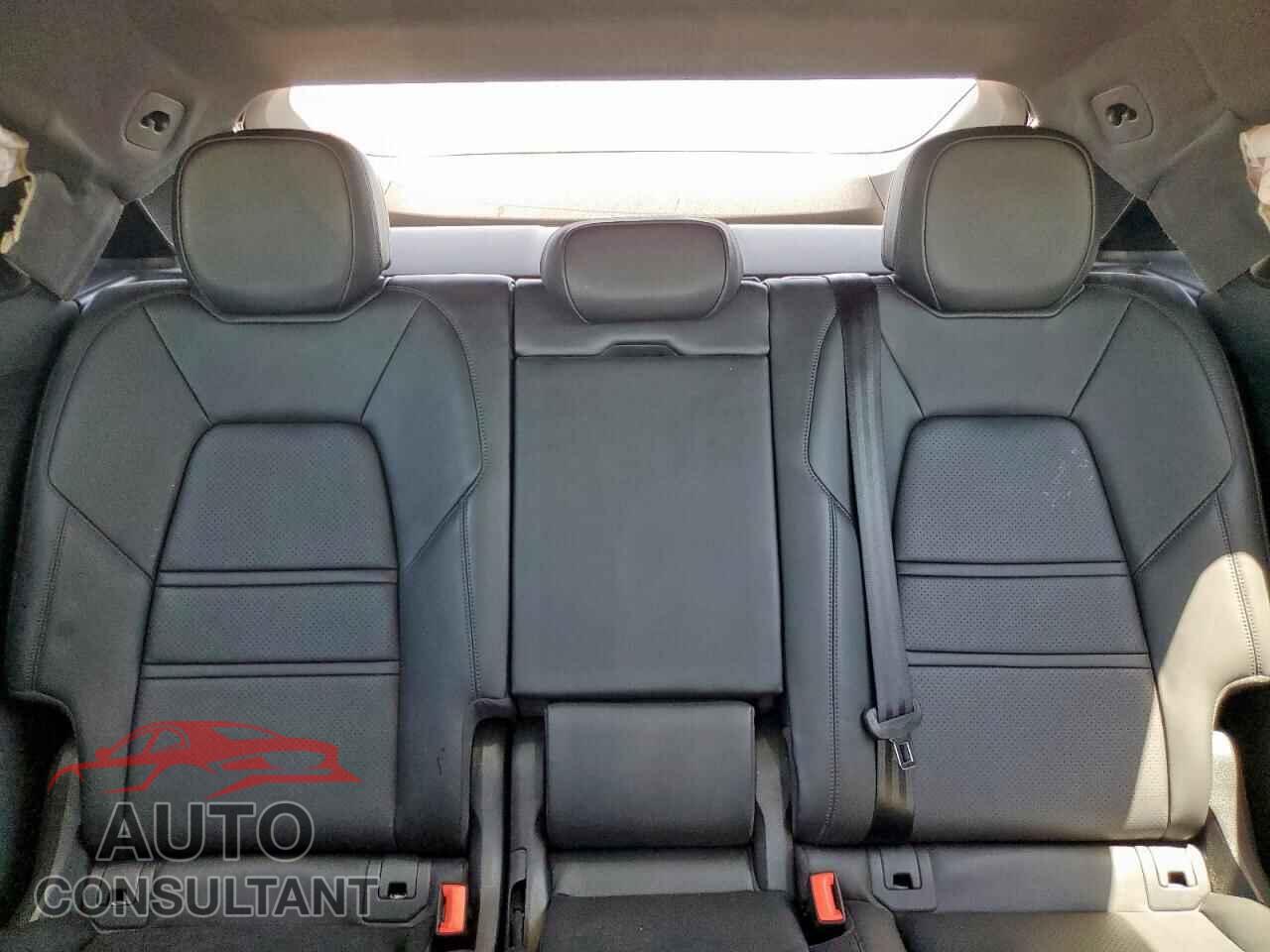 PORSCHE CAYENNE 2024 - WP1BA2AY1RDA50643