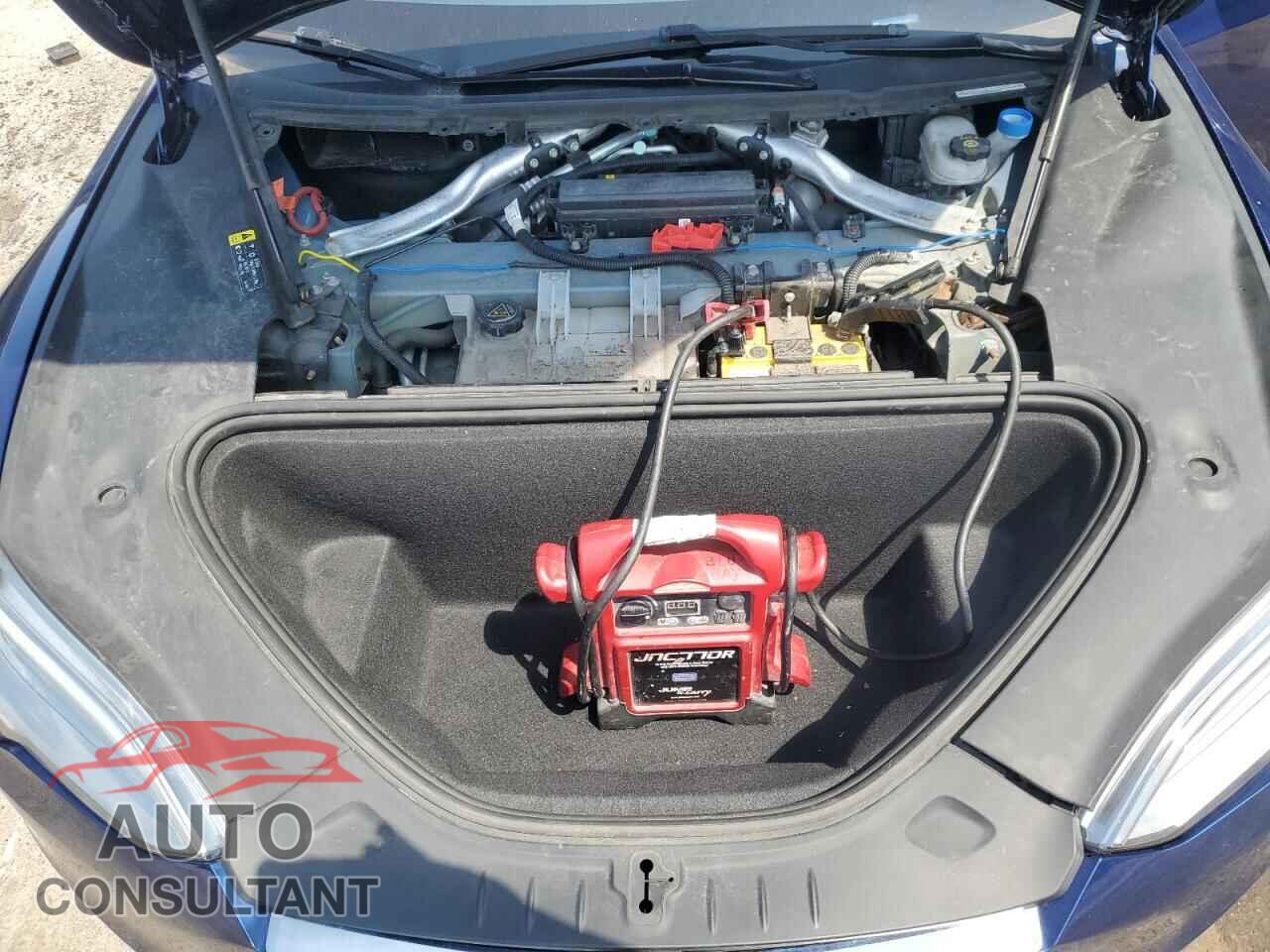 TESLA MODEL S 2017 - 5YJSA1E2XHF228901