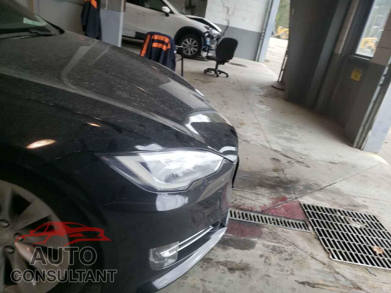TESLA MODEL S 2017 - 5YJSA1E10HF233855