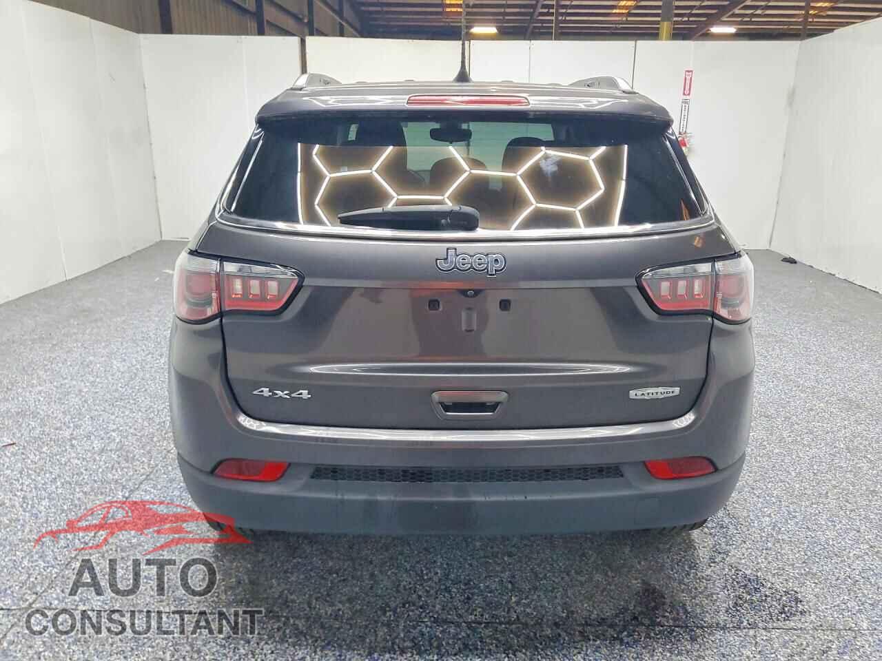 JEEP COMPASS 2020 - 3C4NJDBB9LT100582