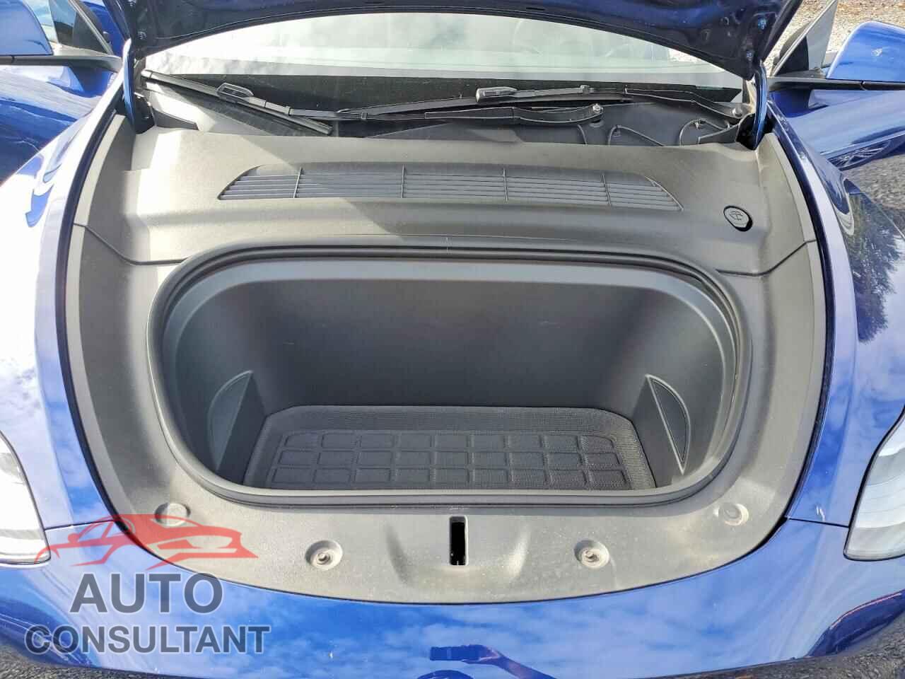 TESLA MODEL Y 2024 - 7SAYGAEEXRF982226