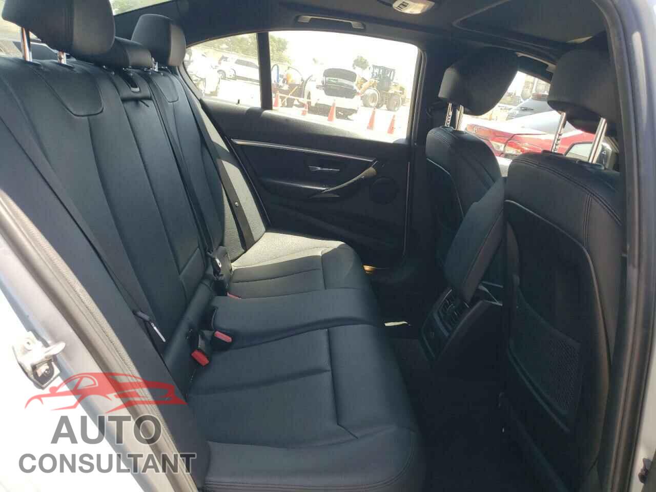 BMW 3 SERIES 2018 - WBA8B9C53JEE81472