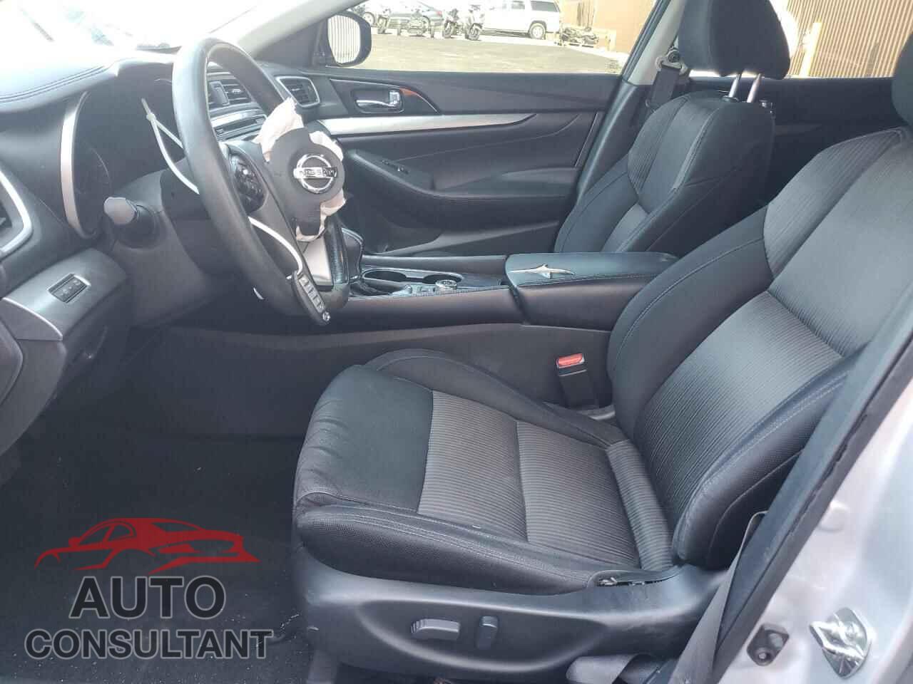 NISSAN MAXIMA 2016 - 1N4AA6AP1GC433177