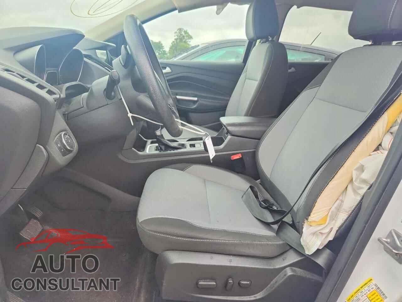 FORD ESCAPE 2017 - 1FMCU0G99HUF10563