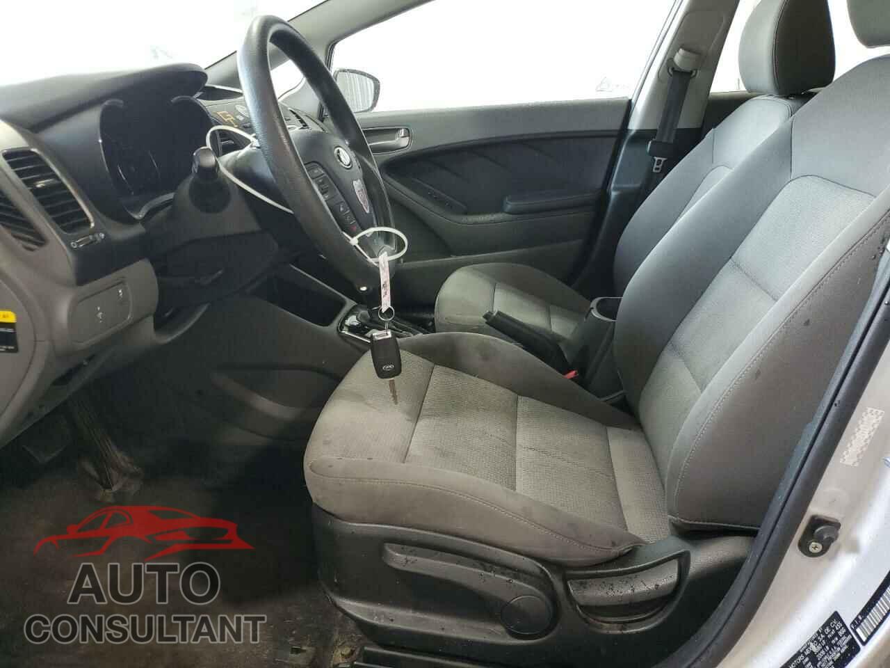 KIA FORTE 2017 - 3KPFK4A77HE013886