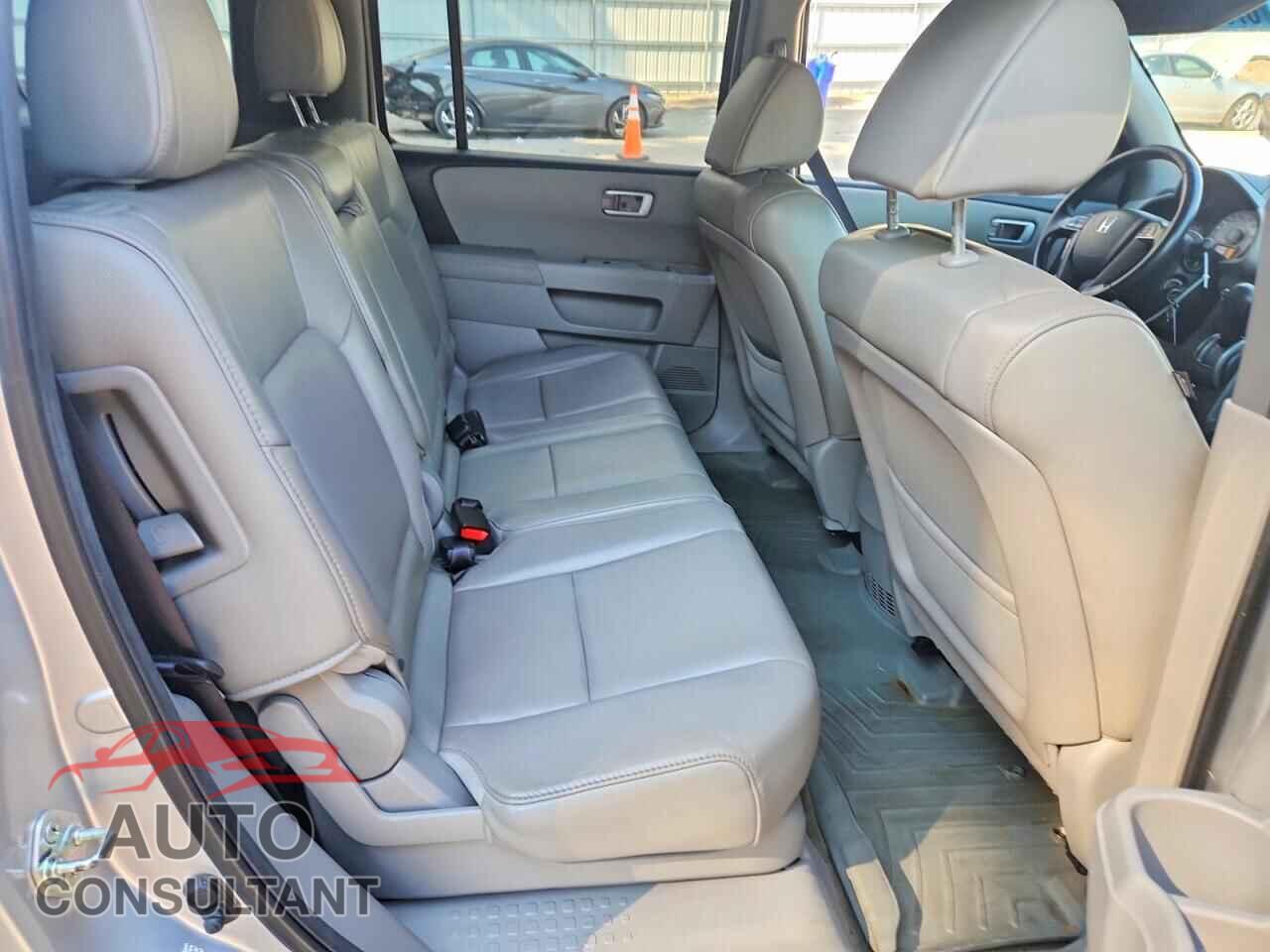 HONDA PILOT 2014 - 5FNYF3H57EB008740