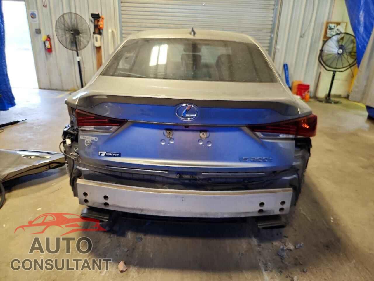LEXUS IS 2017 - JTHBA1D21H5042827