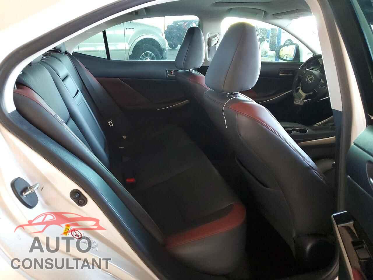 LEXUS IS 2018 - JTHBA1D2XJ5072866