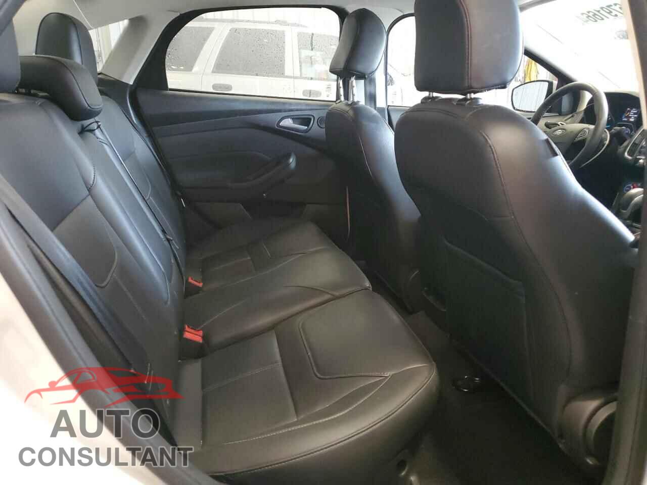 FORD FOCUS 2017 - 1FADP3J26HL331812