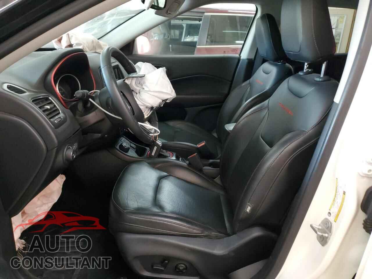 JEEP COMPASS 2018 - 3C4NJDDB8JT211943