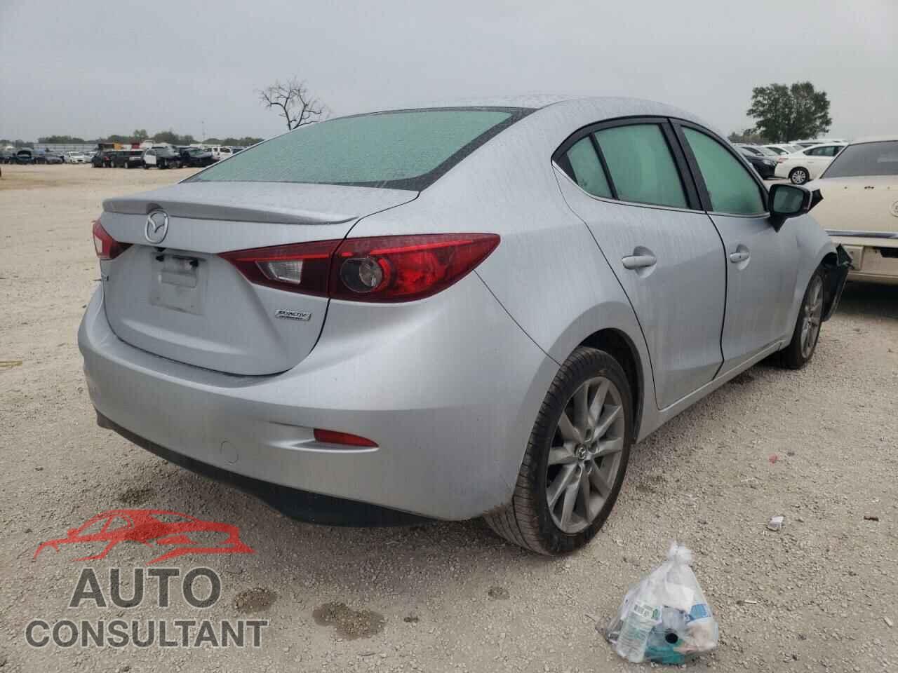 MAZDA 3 2018 - 3MZBN1V37JM205653