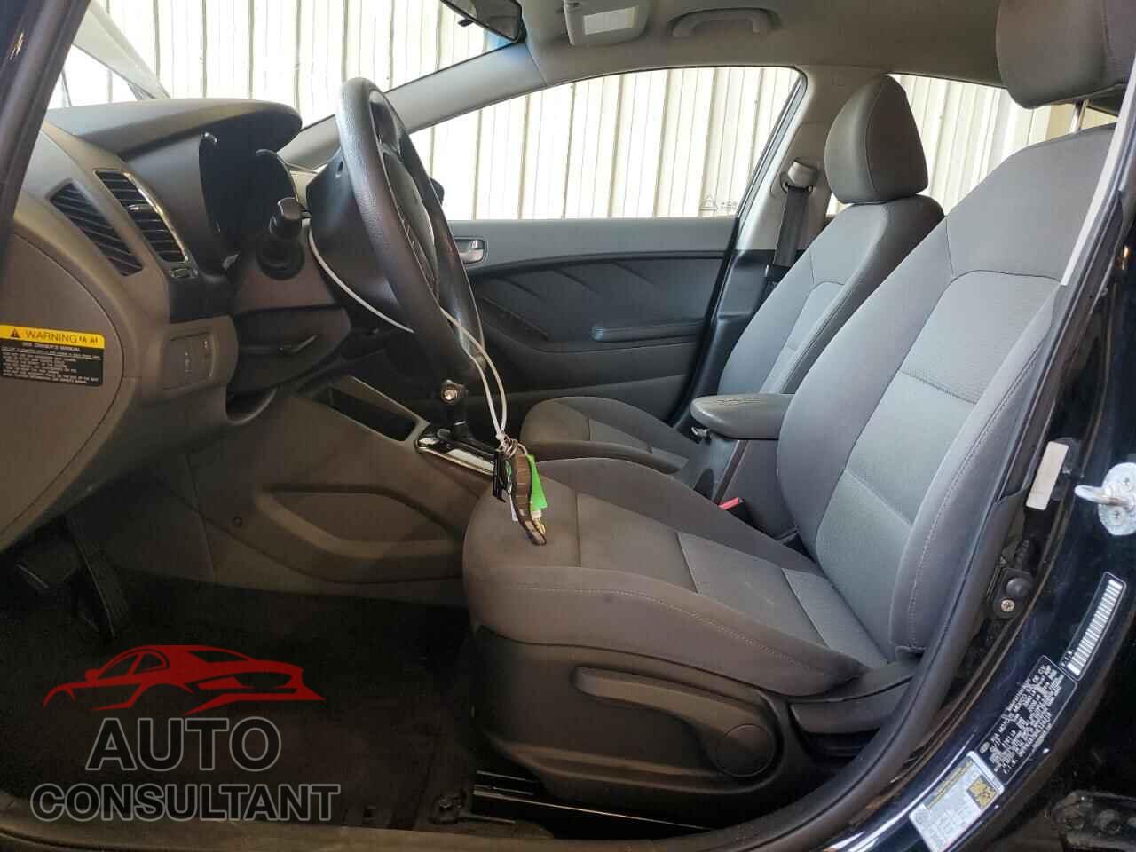 KIA FORTE 2017 - 3KPFK4A76HE124218