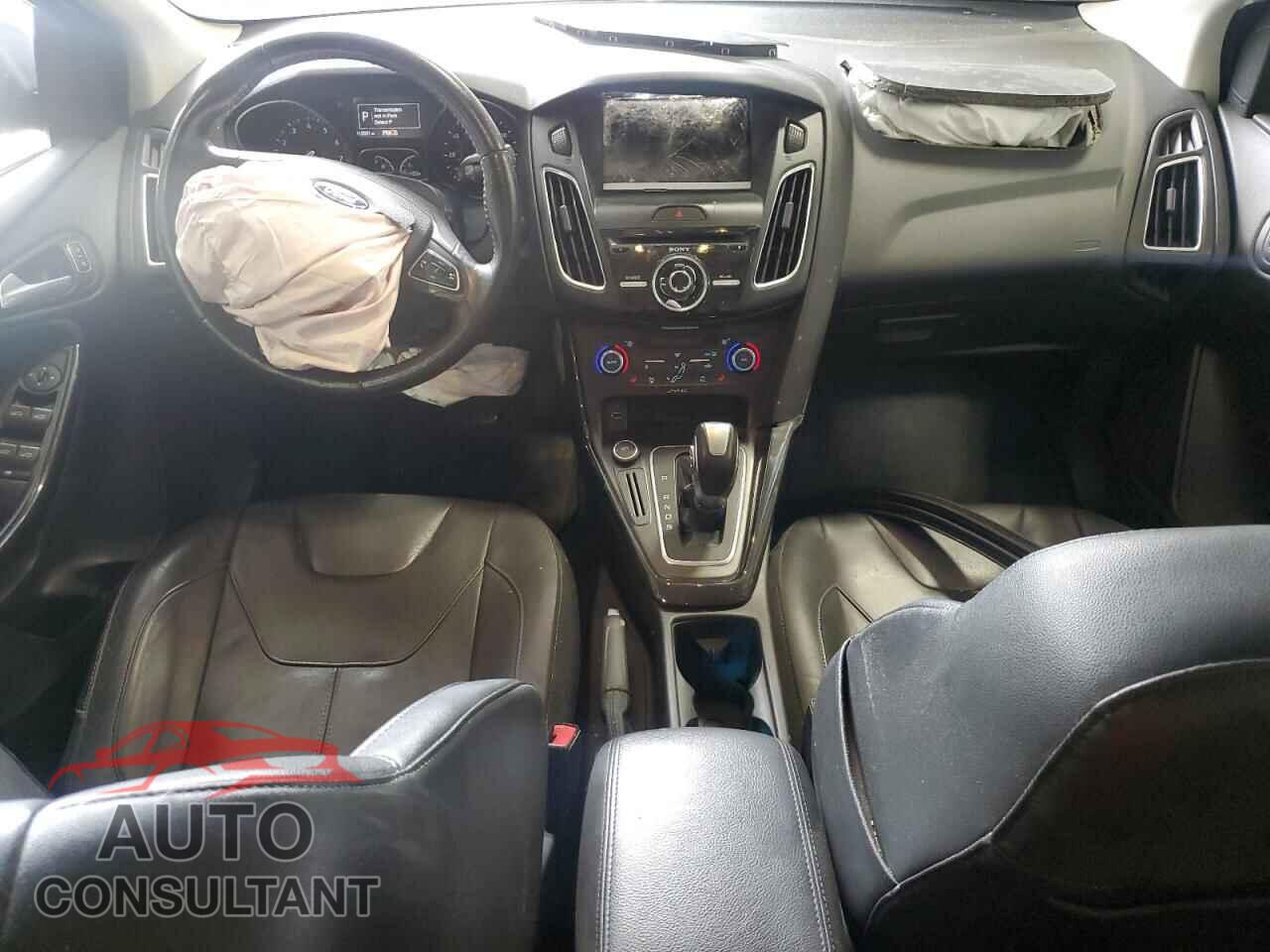 FORD FOCUS 2015 - 1FADP3J28FL324308