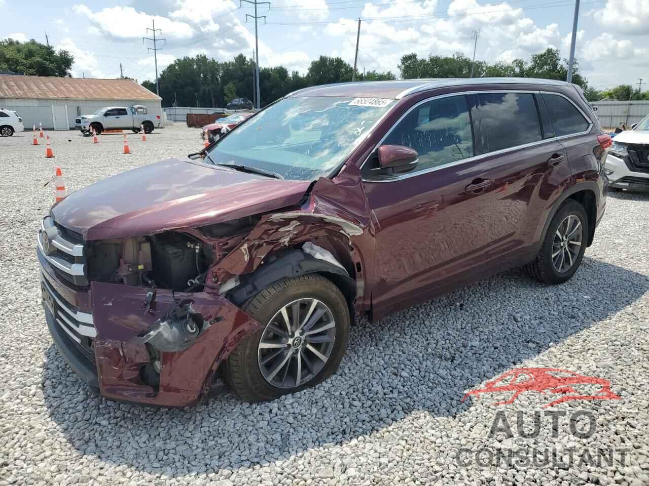 TOYOTA HIGHLANDER 2018 - 5TDJZRFH8JS845804