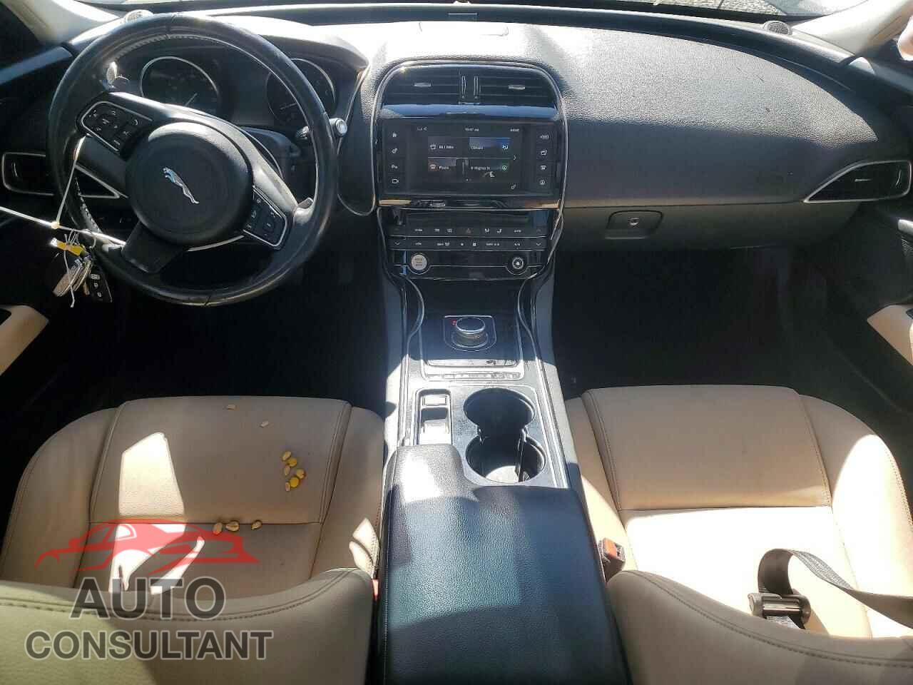 JAGUAR XE 2017 - SAJAJ4BV2HCP16265
