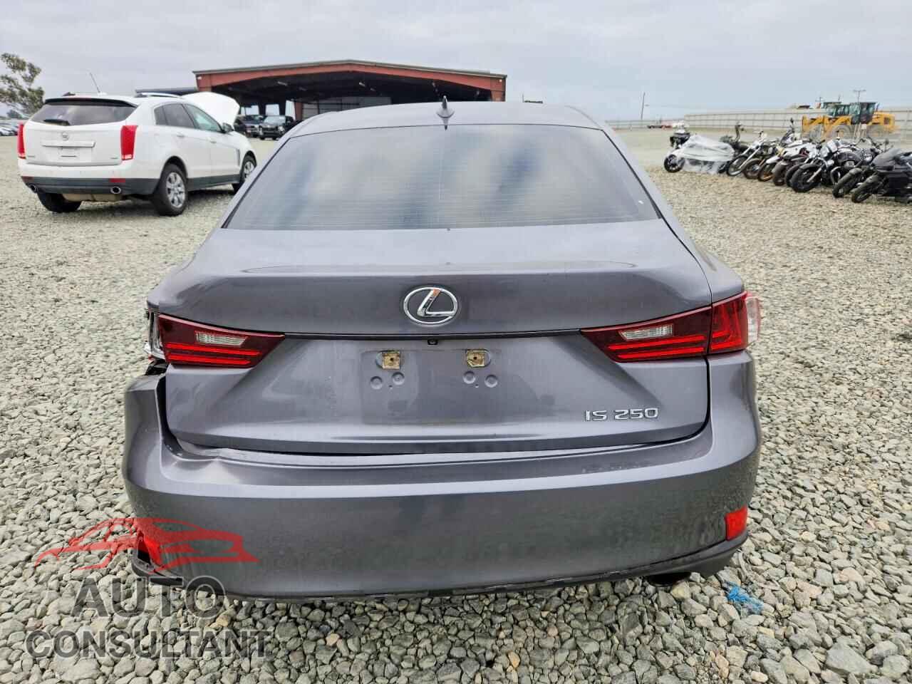 LEXUS IS 2014 - JTHBF1D22E5014158
