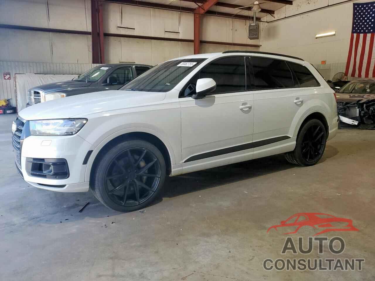 AUDI Q7 2018 - WA1VAAF73JD038534