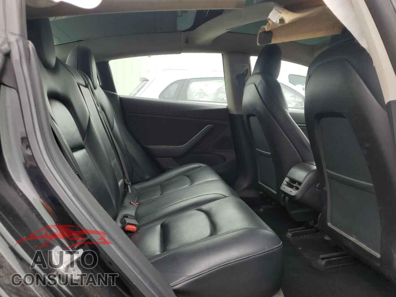 TESLA MODEL 3 2019 - 5YJ3E1EB2KF415033