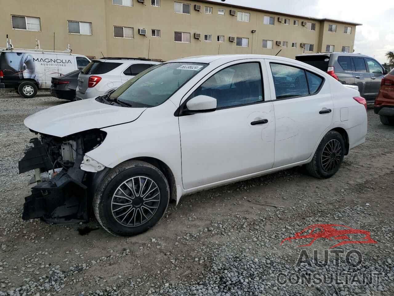 NISSAN VERSA 2018 - 3N1CN7AP5JL811190