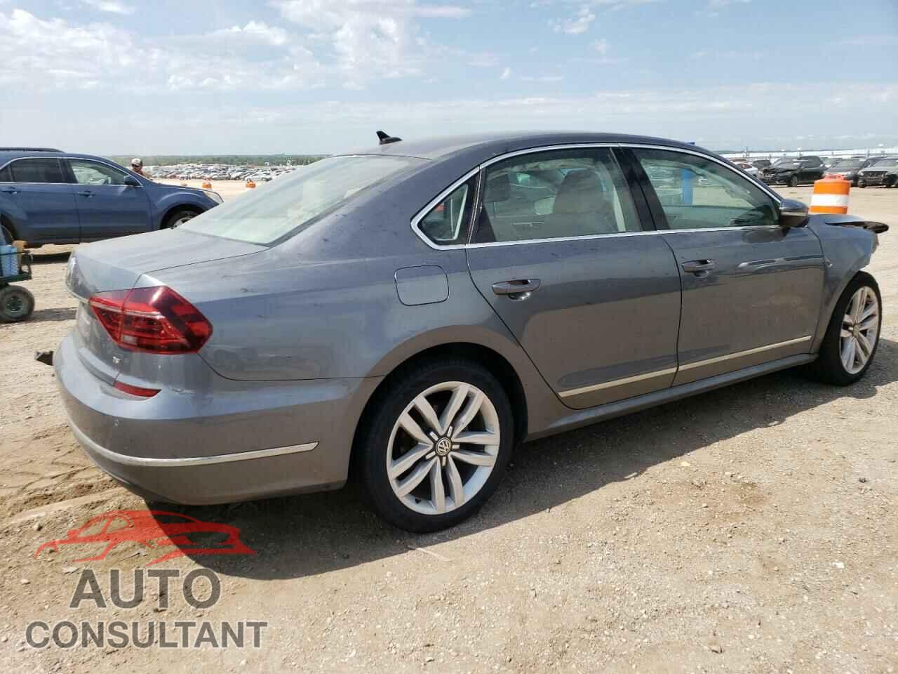 VOLKSWAGEN PASSAT 2017 - 1VWGT7A31HC081671