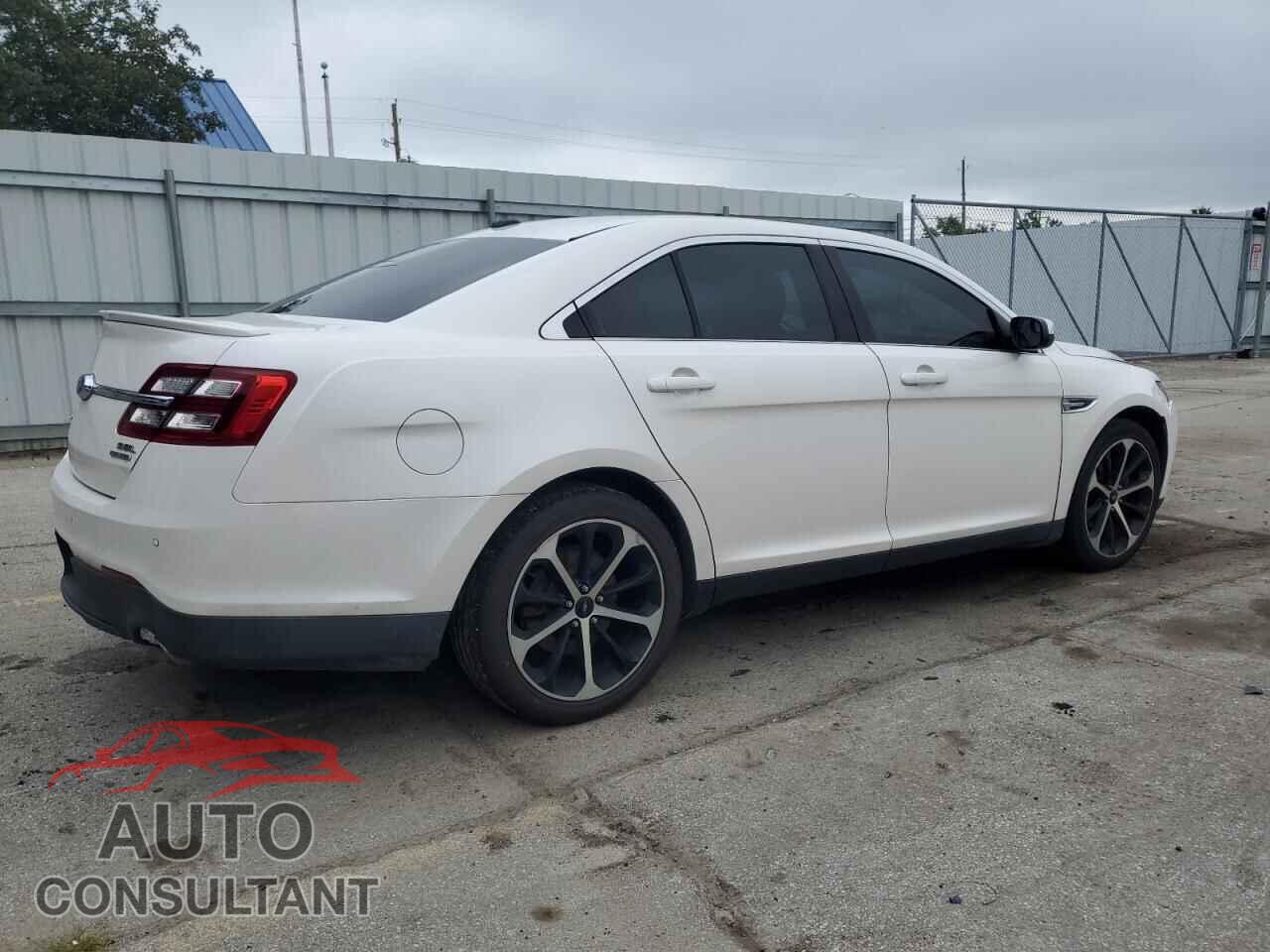 FORD TAURUS 2015 - 1FAHP2E85FG166710