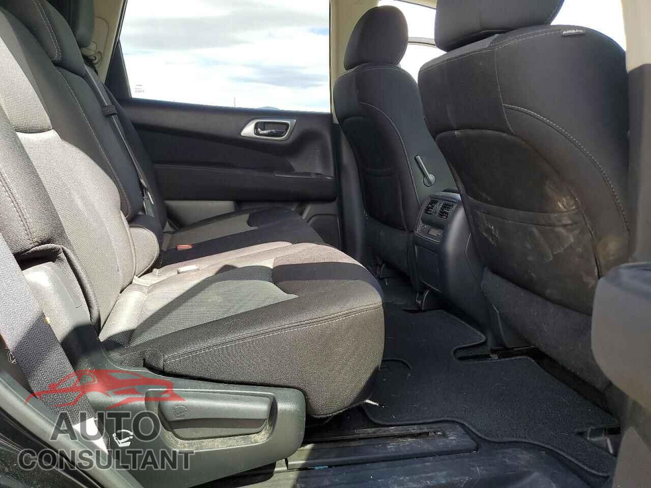 NISSAN PATHFINDER 2017 - 5N1DR2MM6HC663045
