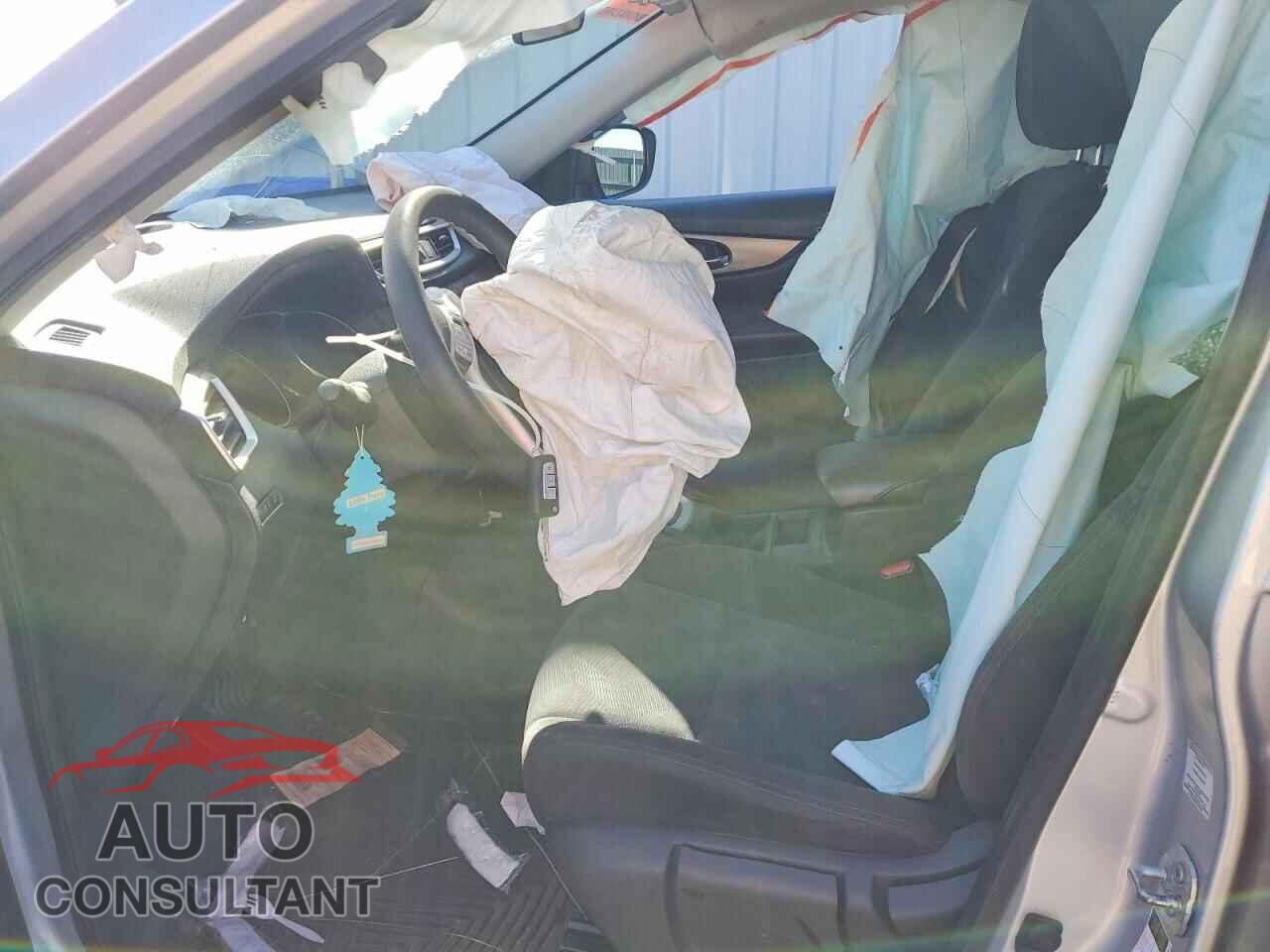 NISSAN ROGUE 2015 - KNMAT2MV3FP542870